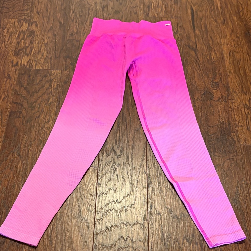 Victoria’s Secret PINK ACTIVE ombré pink leggings